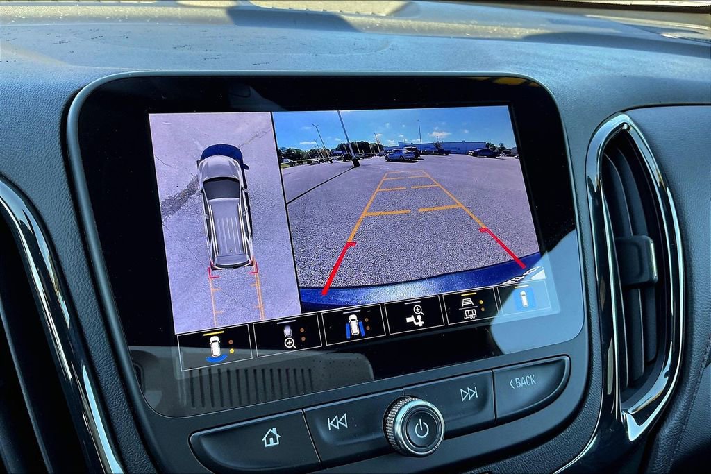 Used 2022 Chevrolet Equinox RS w/ Infotainment Package image 21