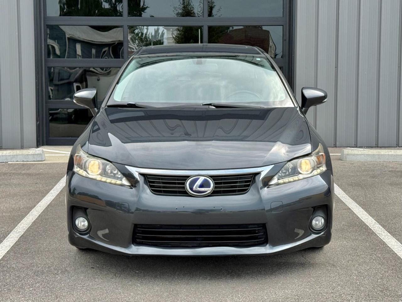 Used 2011 Lexus CT 200h Premium FWD image 2