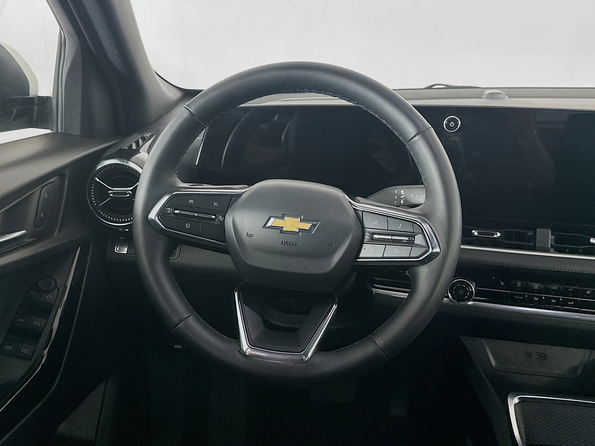 Used 2025 Chevrolet Equinox LT image 18