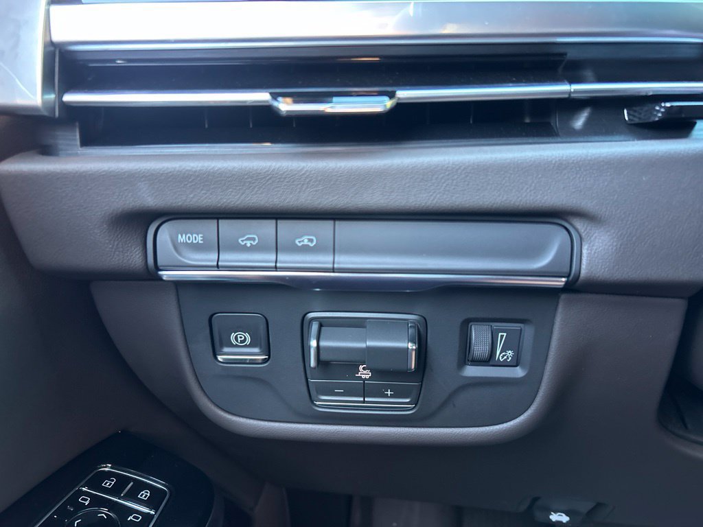 Used 2026 Cadillac Escalade Luxury w/ Touring Package RWD image 60
