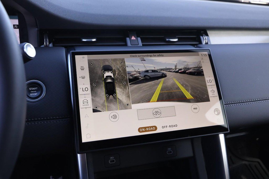 Used 2024 Land Rover Discovery Sport Dynamic SE image 18