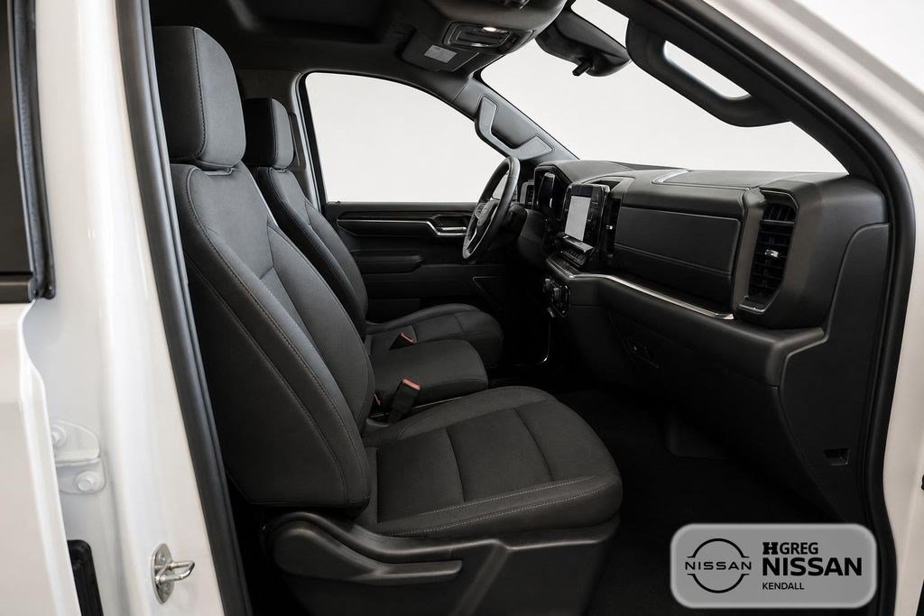 Used 2024 Chevrolet Silverado 1500 LT AWD/4WD image 15
