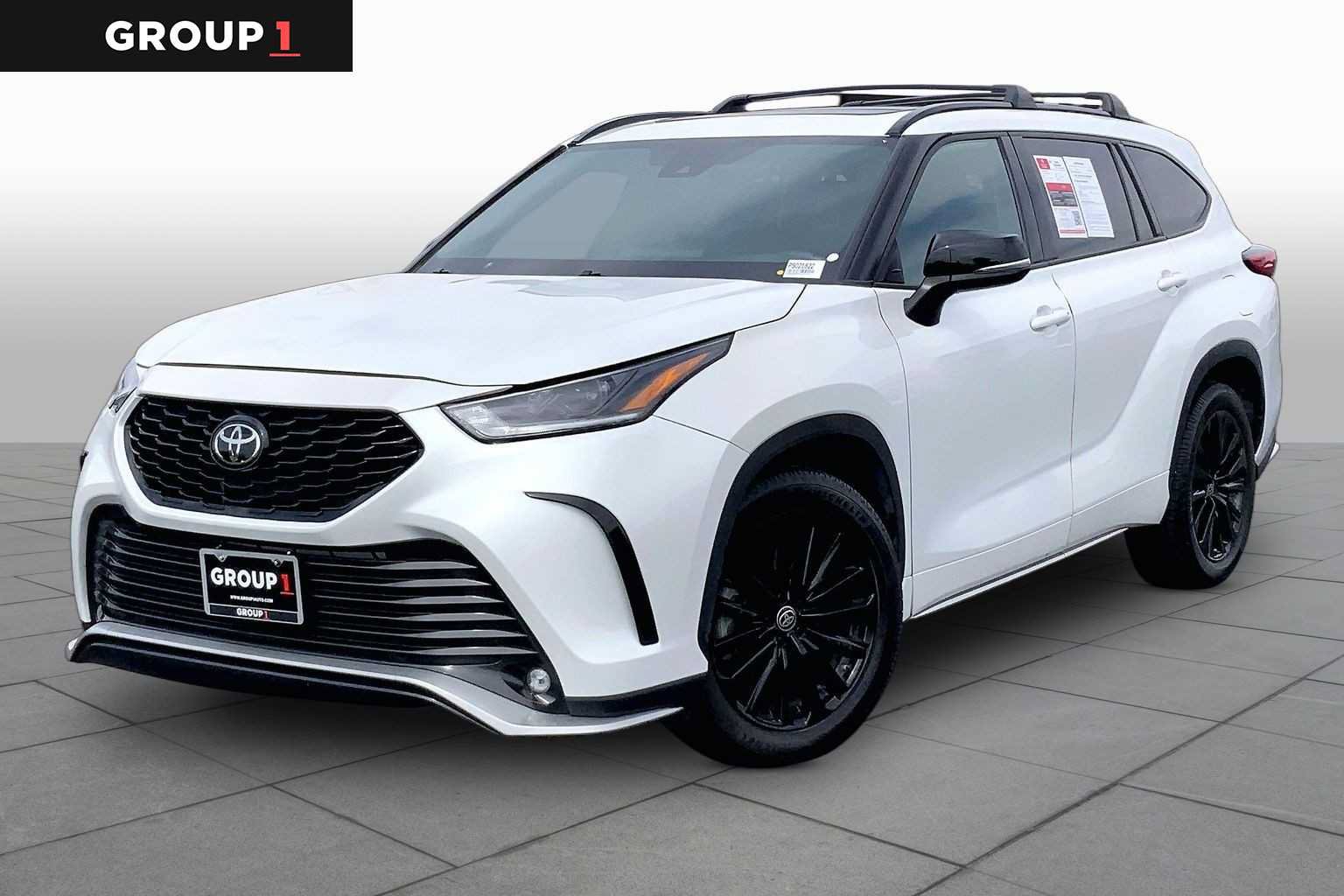 Used 2023 Toyota Highlander XSE FWD image 1