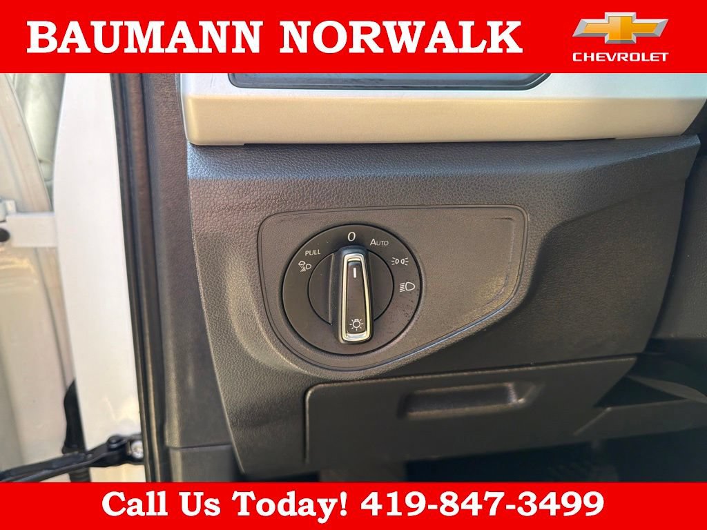 Used 2021 Volkswagen Atlas Cross Sport SE FWD image 19
