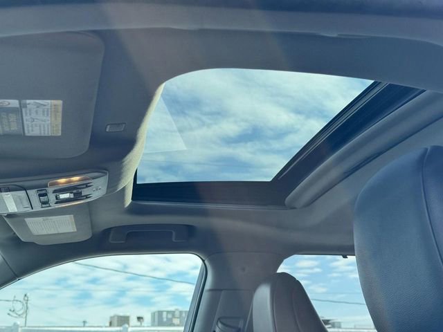 Used 2022 Toyota Highlander XLE image 32