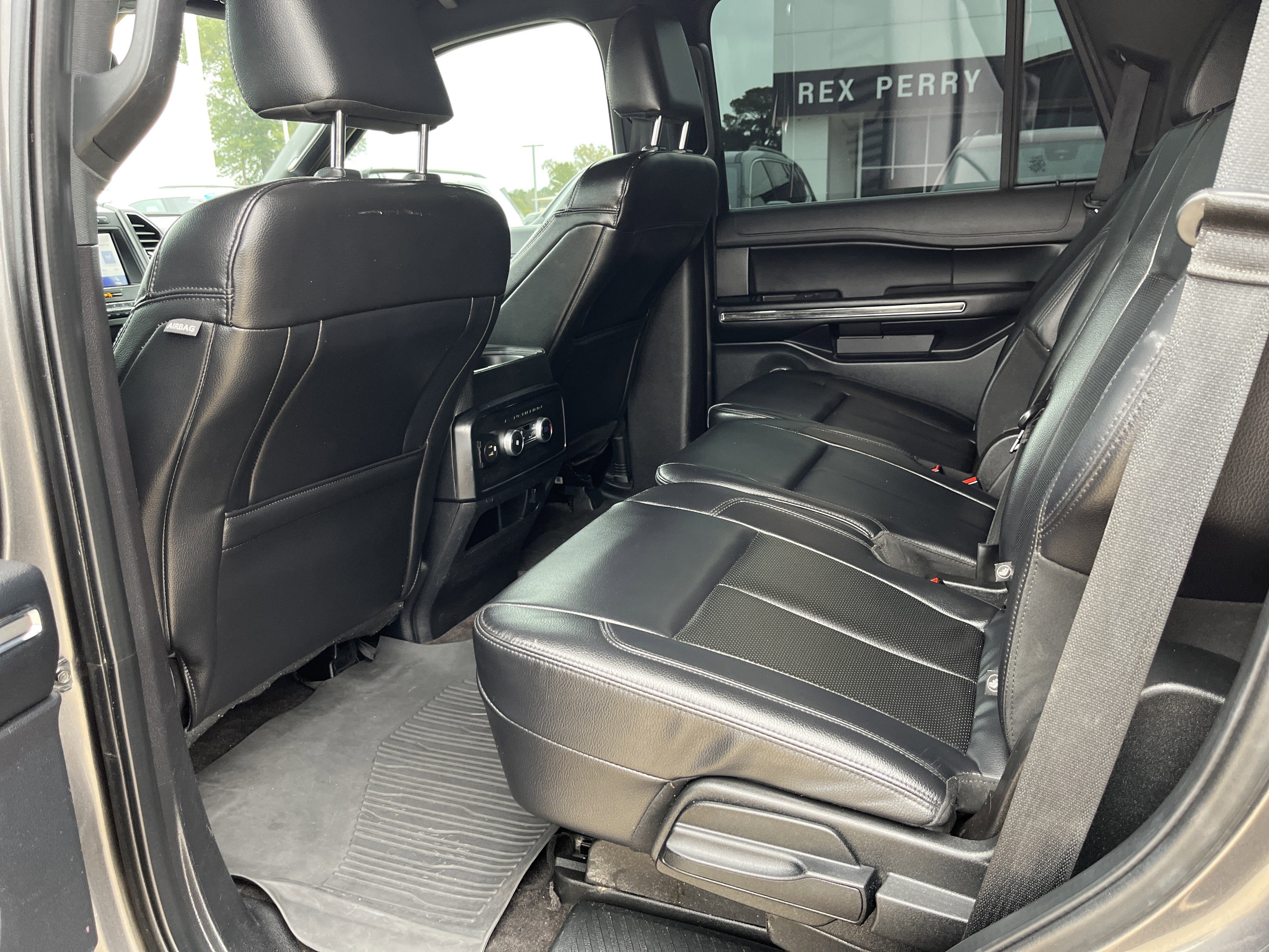 Used 2021 Ford Expedition XLT image 10