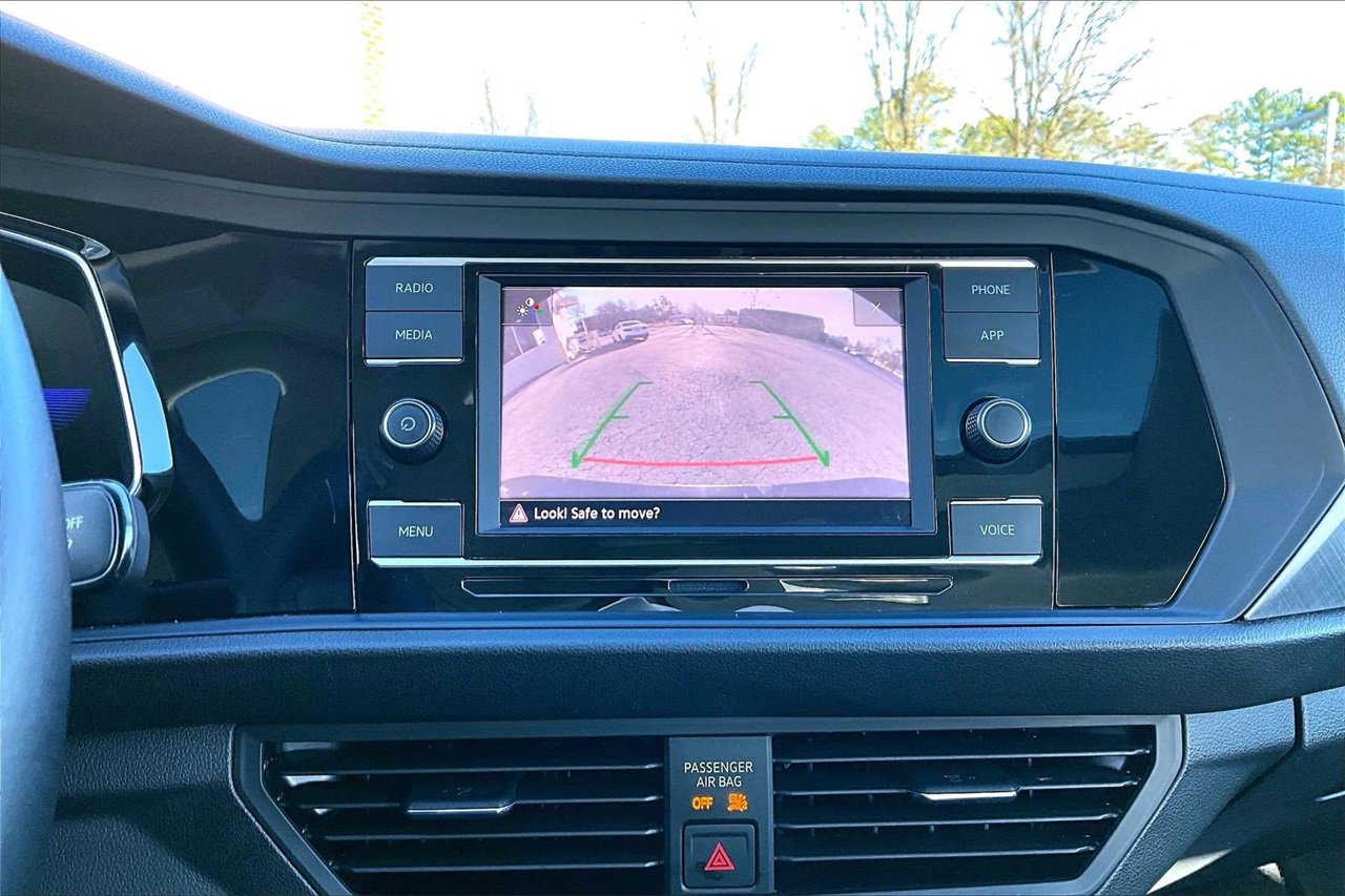 Used 2024 Volkswagen Jetta SE image 13