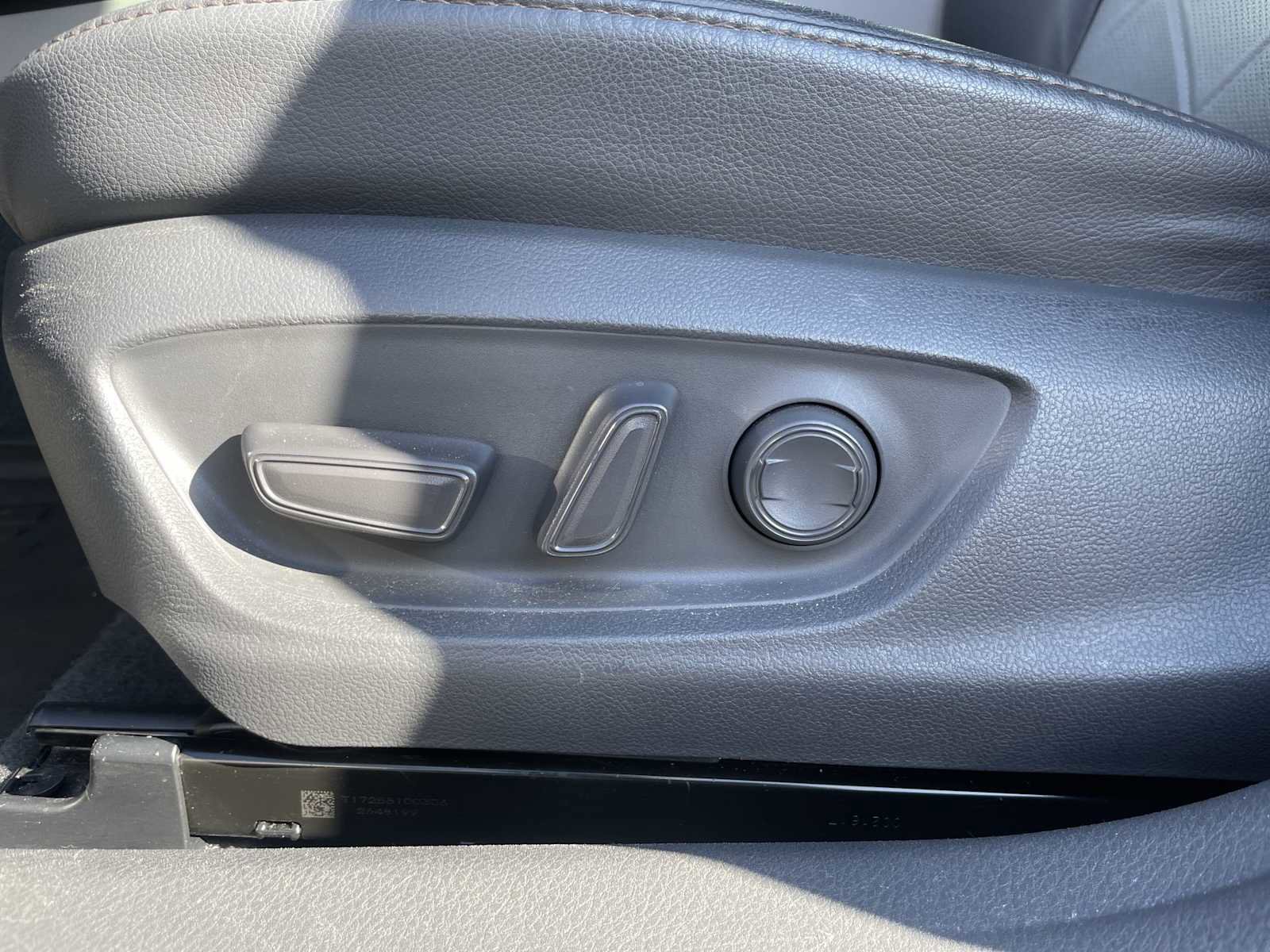 Used 2018 Toyota Camry XLE image 14