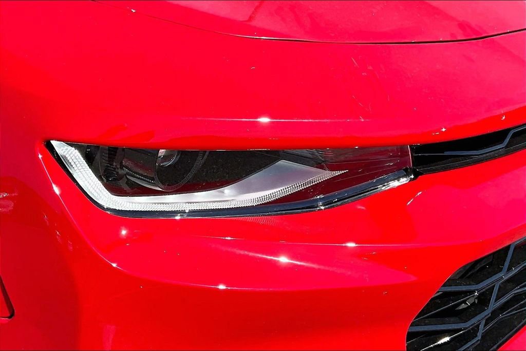 Used 2017 Chevrolet Camaro LT RWD image 26