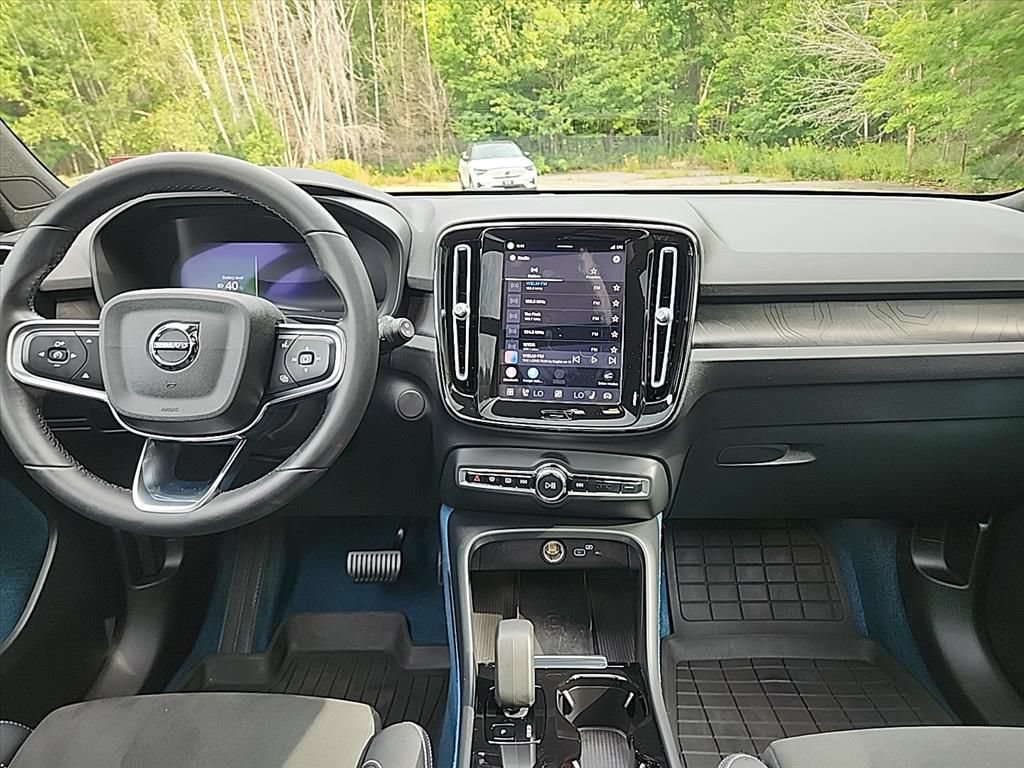 Certified 2023 Volvo XC40 Recharge Ultimate w/ Protection Package Premier AWD/4WD image 32