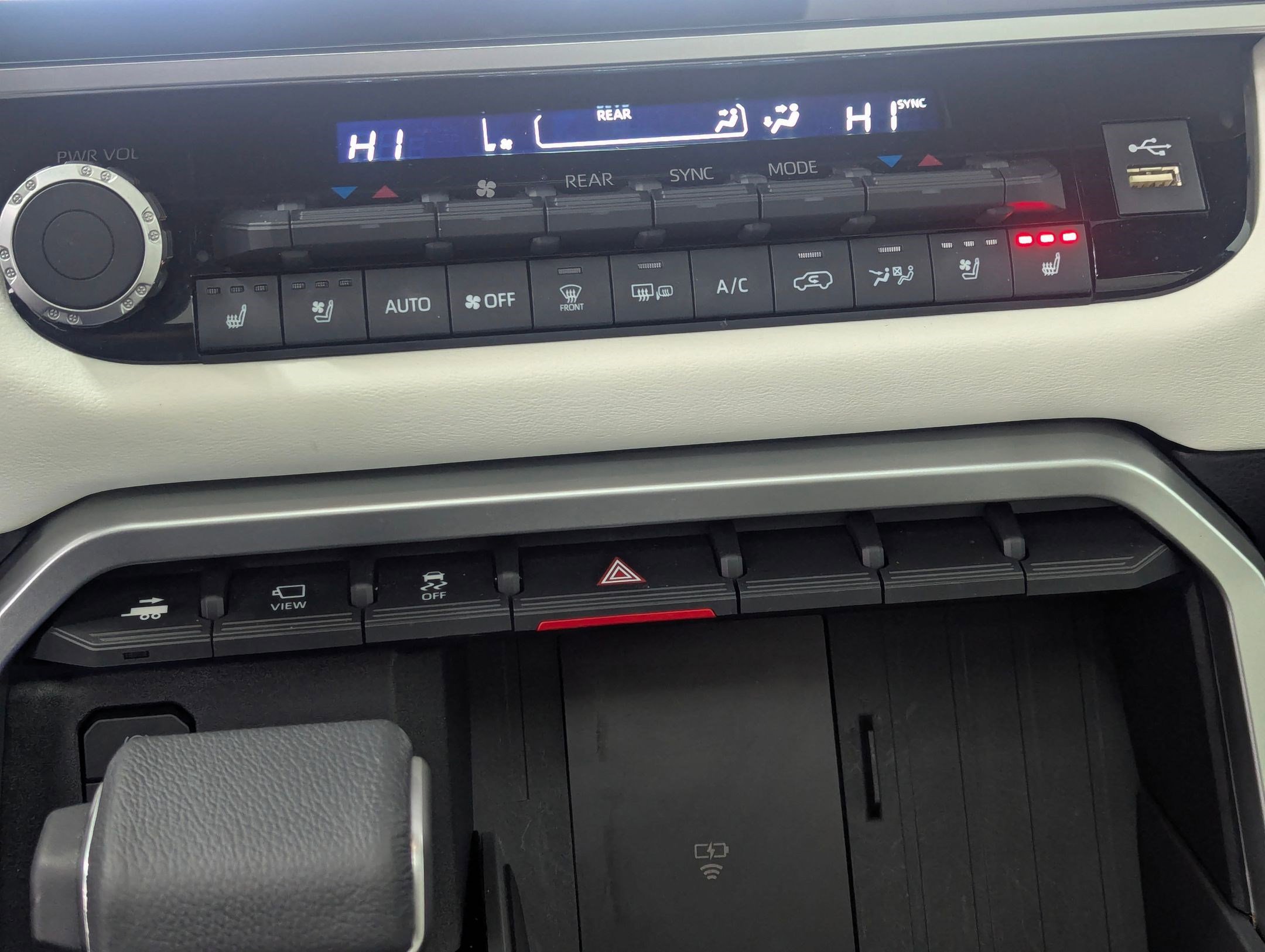 Used 2025 Toyota Sequoia Capstone image 28