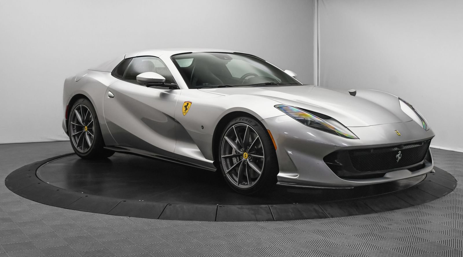 Used 2022 Ferrari 812 GTS RWD image 9