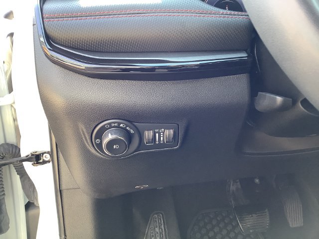 Used 2024 Jeep Compass Trailhawk w/ Trailhawk Elite Group AWD/4WD image 15