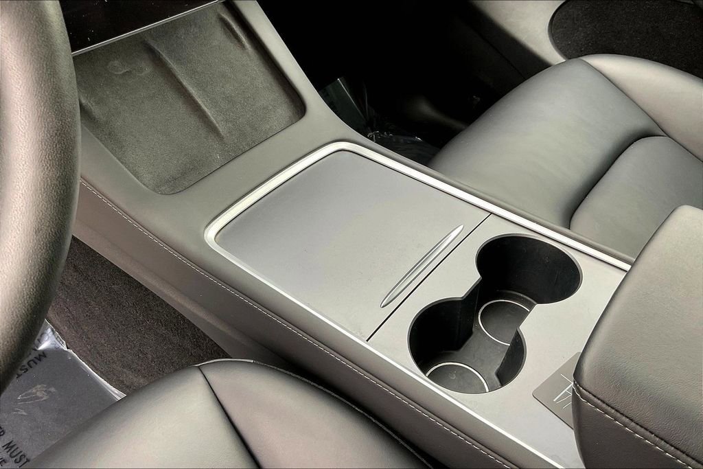 Used 2023 Tesla Model Y Performance image 17