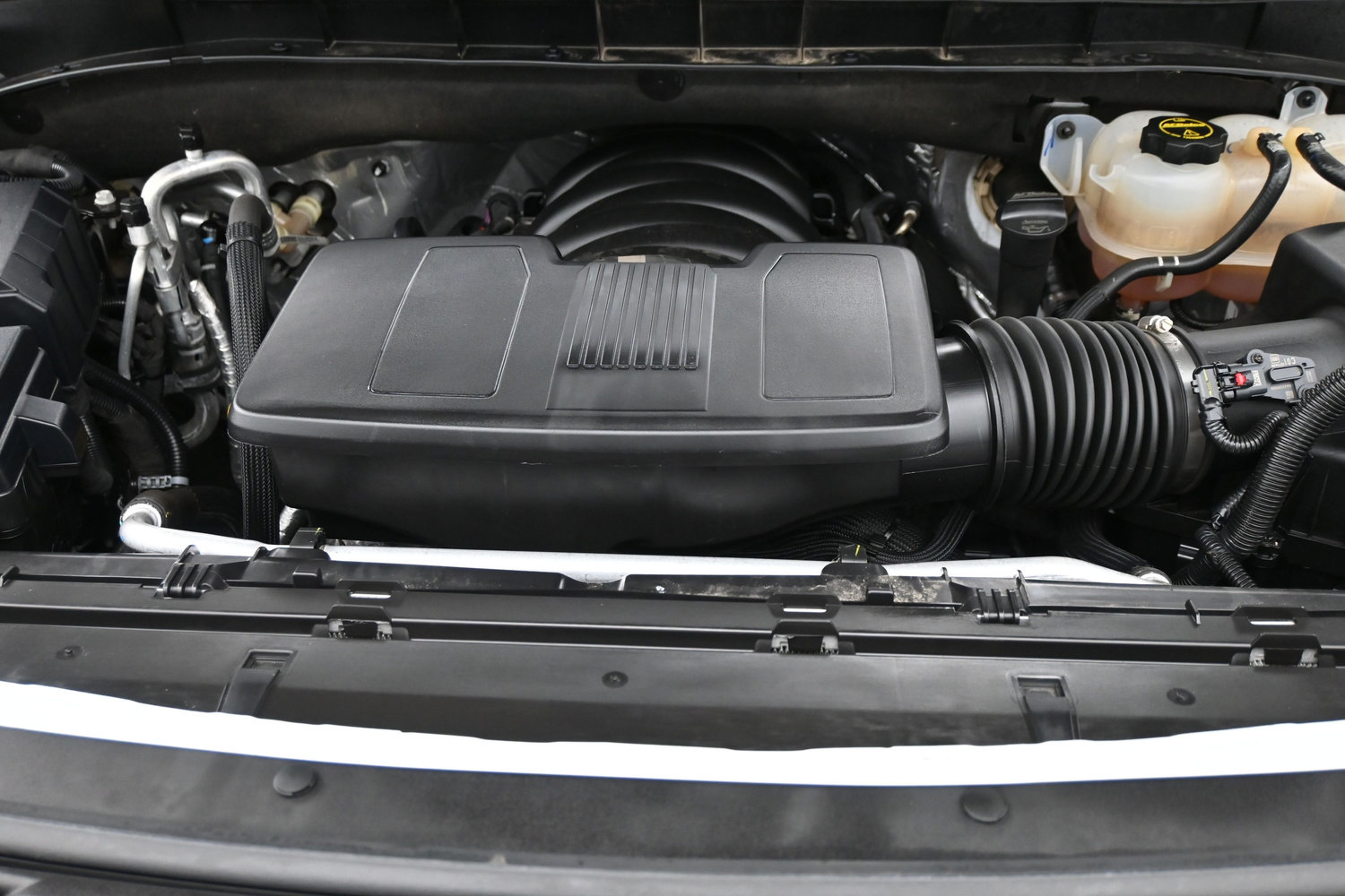 Used 2025 Chevrolet Suburban LT AWD/4WD image 10