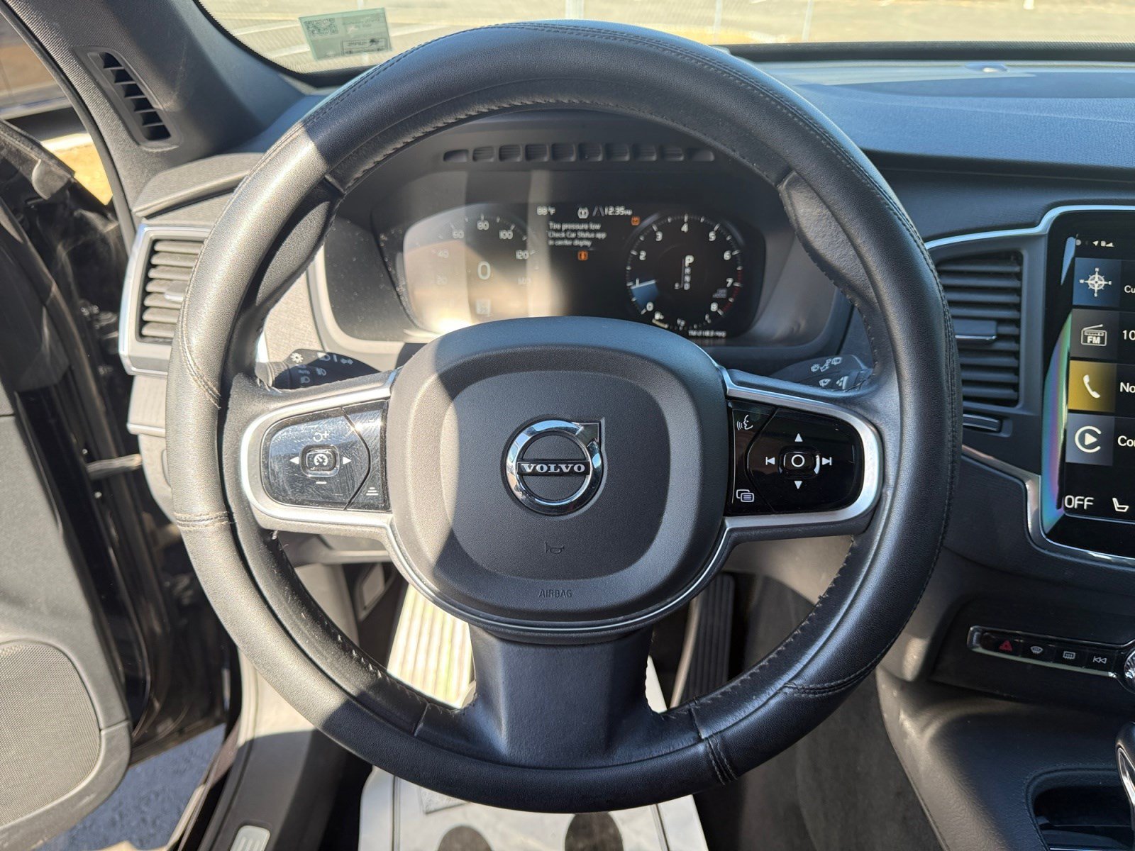 Used 2020 Volvo XC90 T6 Momentum AWD/4WD image 9