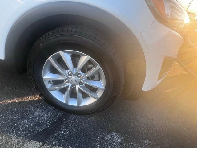Used 2016 Kia Sorento LX w/ LX Convenience Package AWD/4WD image 5