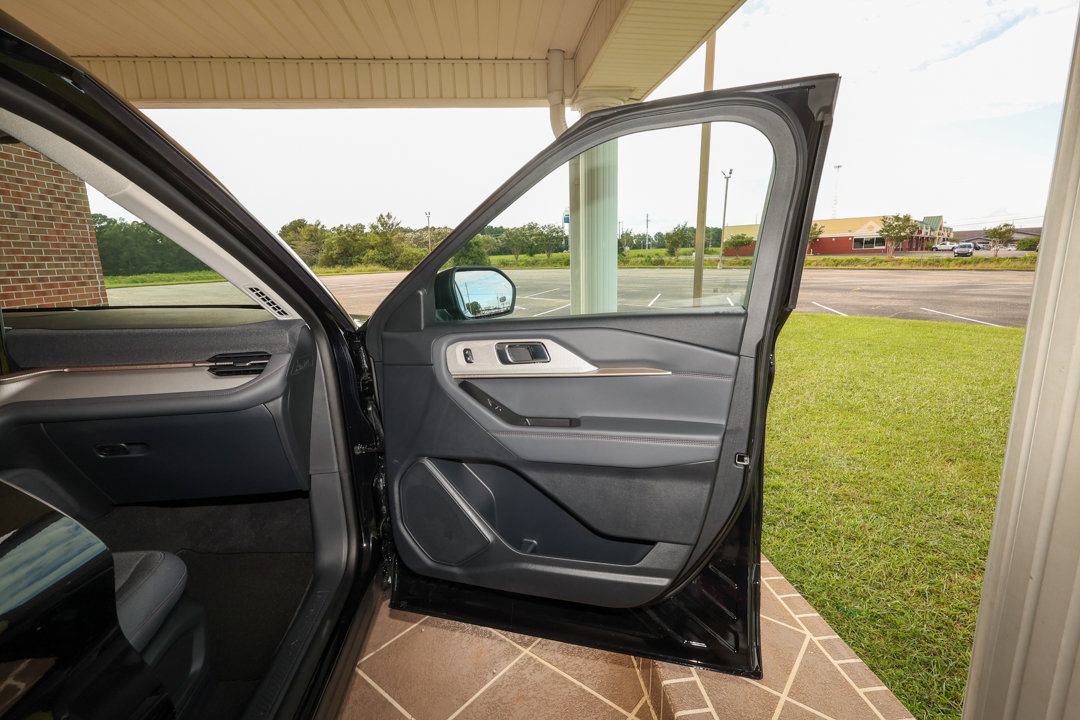 New 2026 Ford Explorer Active RWD image 21