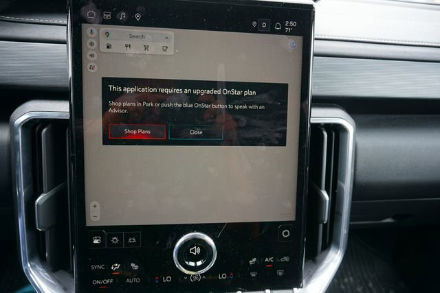 Used 2024 GMC Acadia Elevation image 17