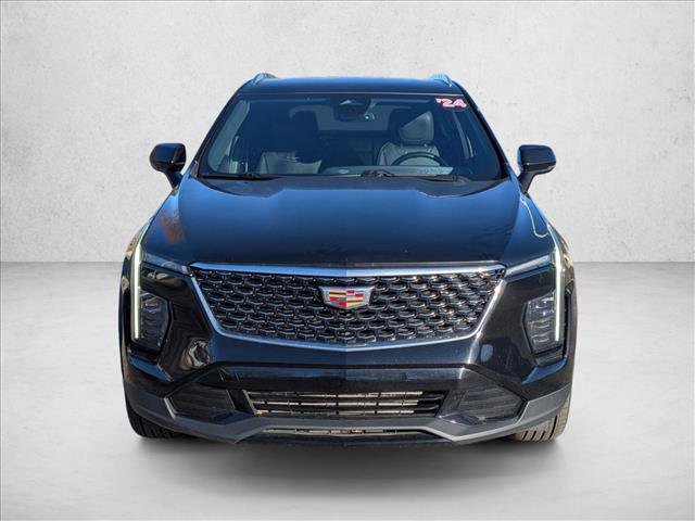 Used 2024 Cadillac XT4 Premium Luxury image 2