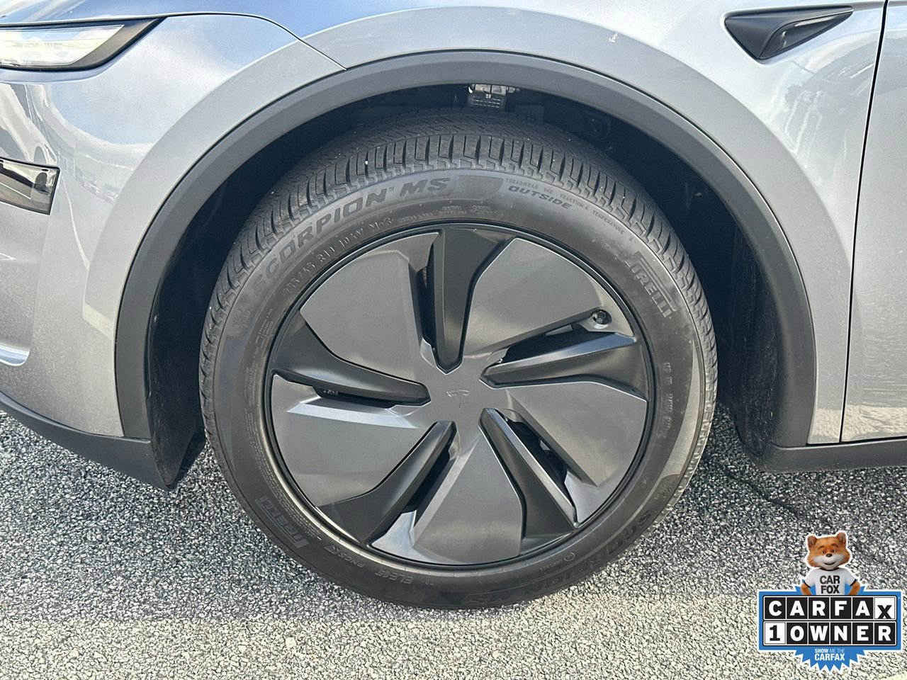 Used 2026 Tesla Model Y 2WD image 11