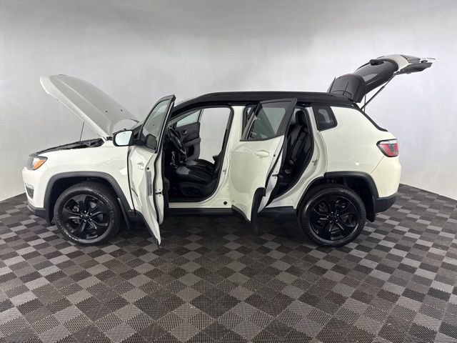 Used 2018 Jeep Compass Latitude w/ Popular Equipment Group AWD/4WD image 9