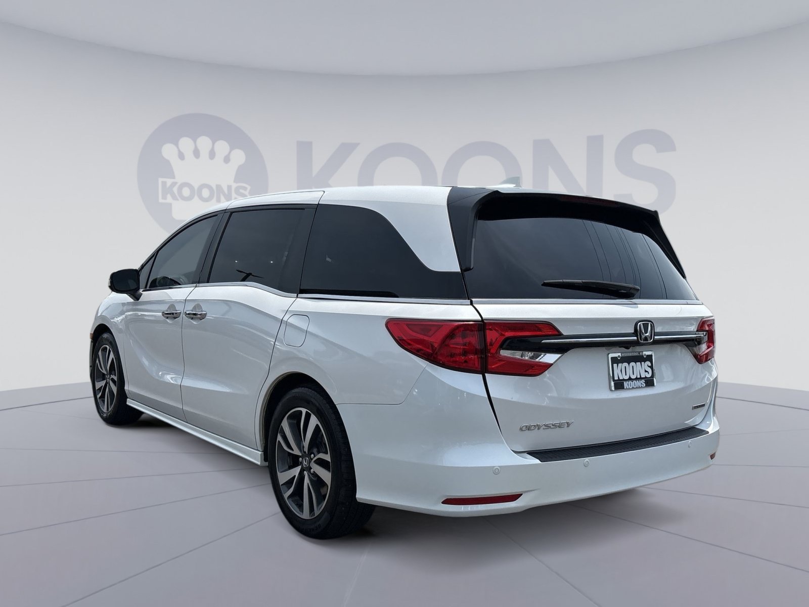 Used 2023 Honda Odyssey Touring image 4