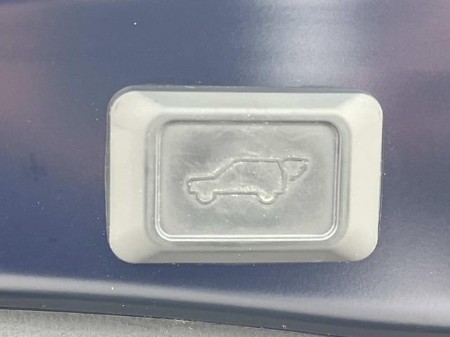 Used 2019 Toyota RAV4 XSE AWD/4WD image 12