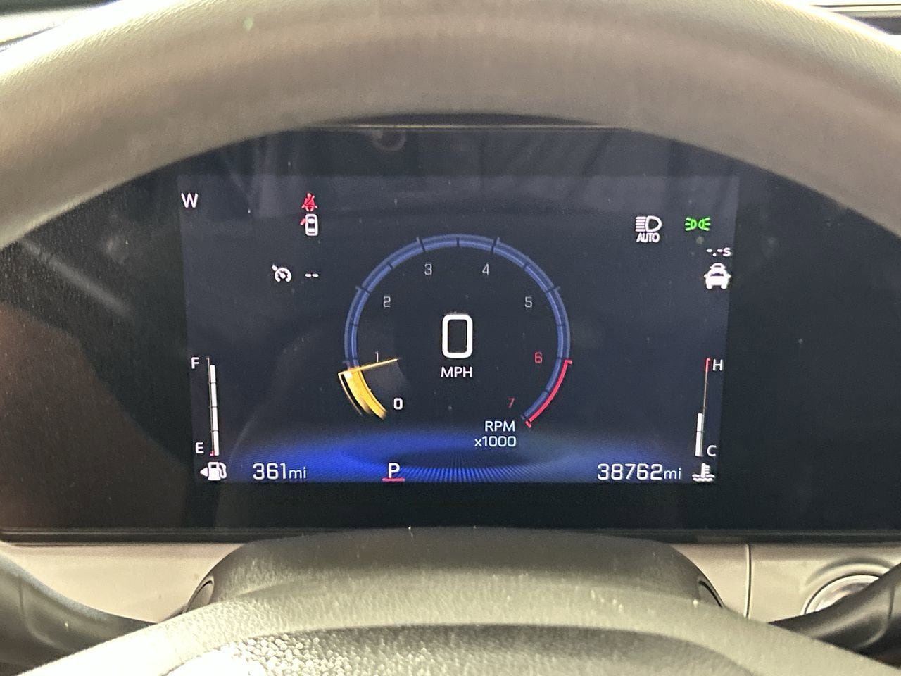 Used 2025 Chevrolet Trax LT FWD image 15