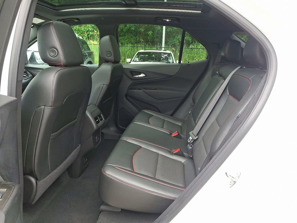 Used 2023 Chevrolet Equinox RS w/ RS Leather Package AWD/4WD image 10