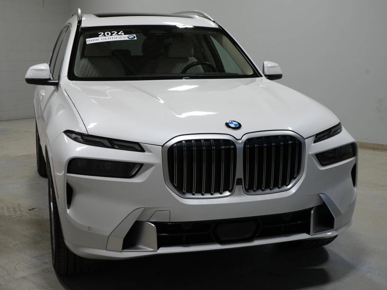 Certified 2024 BMW X7 xDrive40i w/ Executive Package image 15