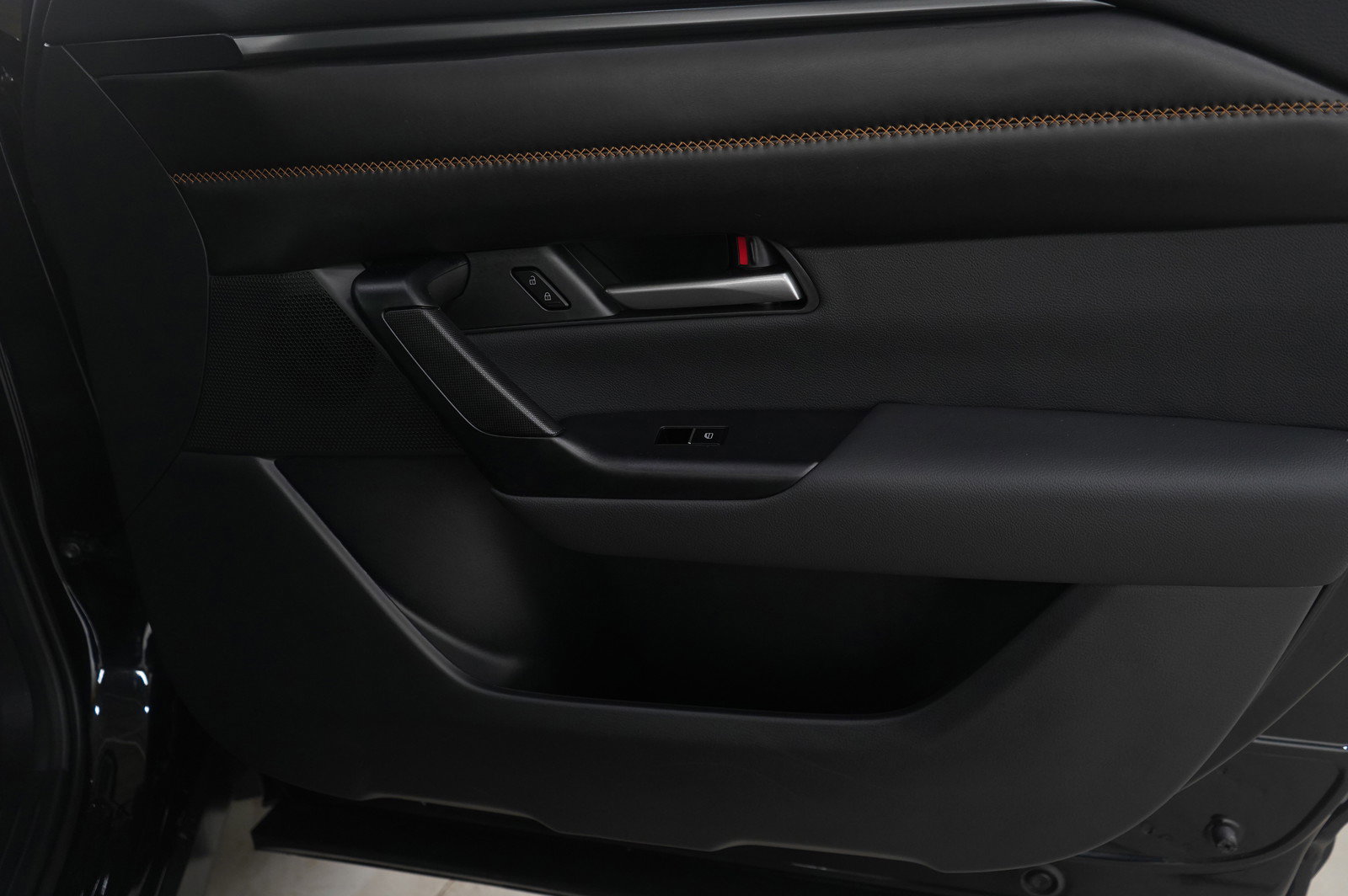 Used 2025 MAZDA CX-50 AWD 2.5 Hybrid w/ Weather Package image 9