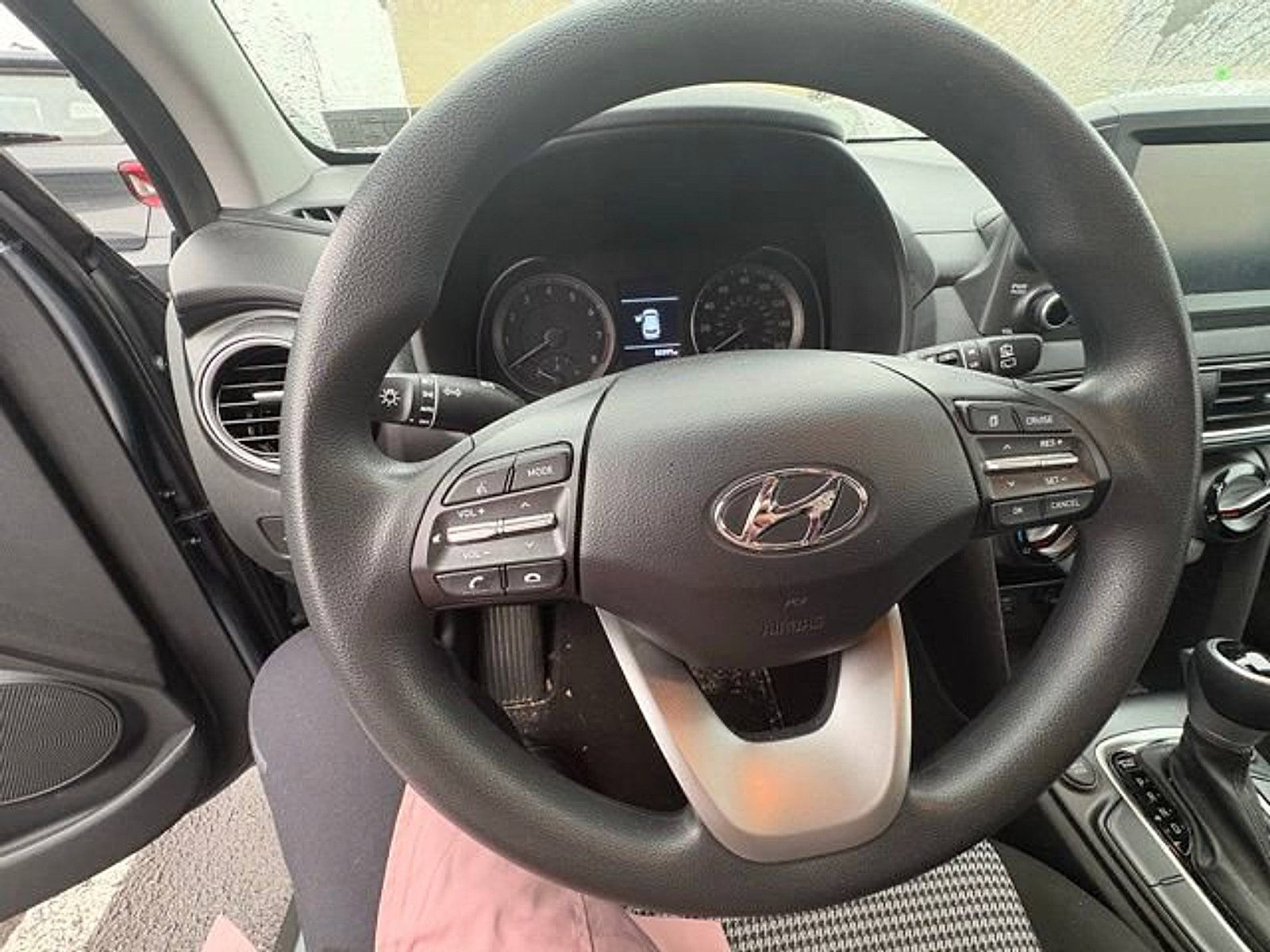 Used 2021 Hyundai Kona SE w/ Cargo Package image 9