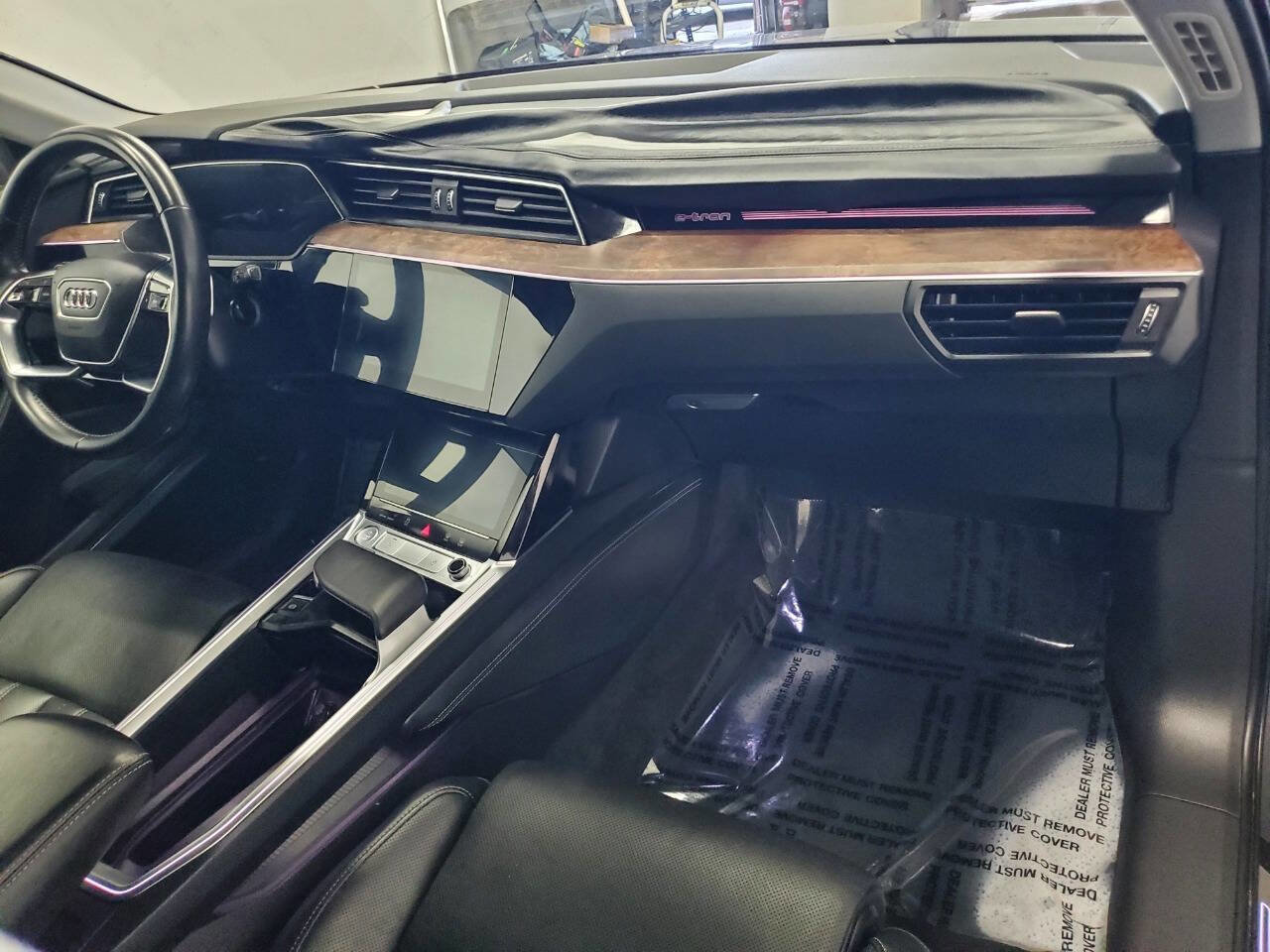 Used 2019 Audi e-tron Prestige w/ Prestige Package image 14