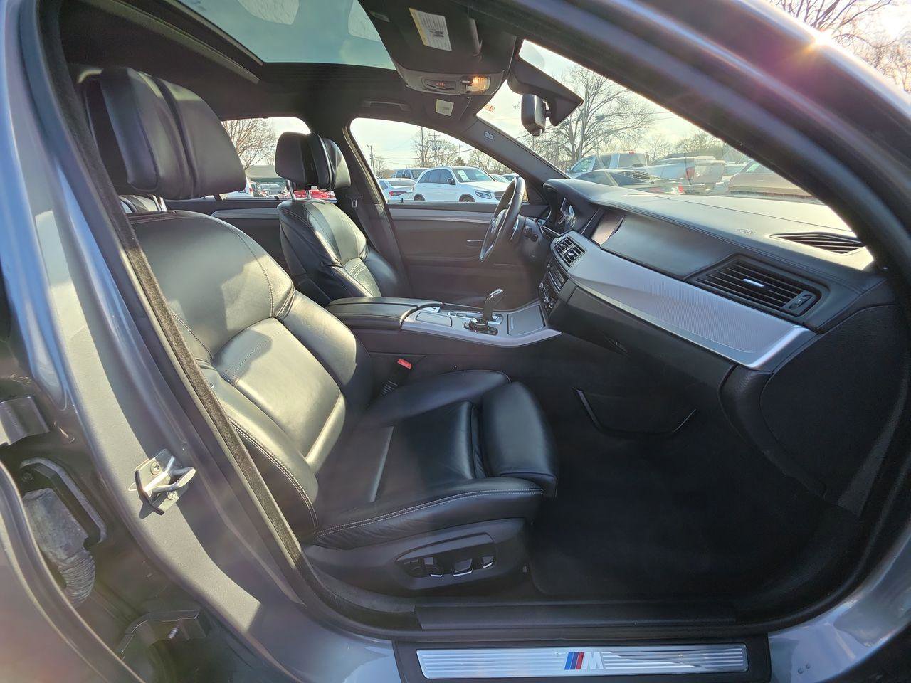 Used 2015 BMW 550i xDrive Sedan image 8