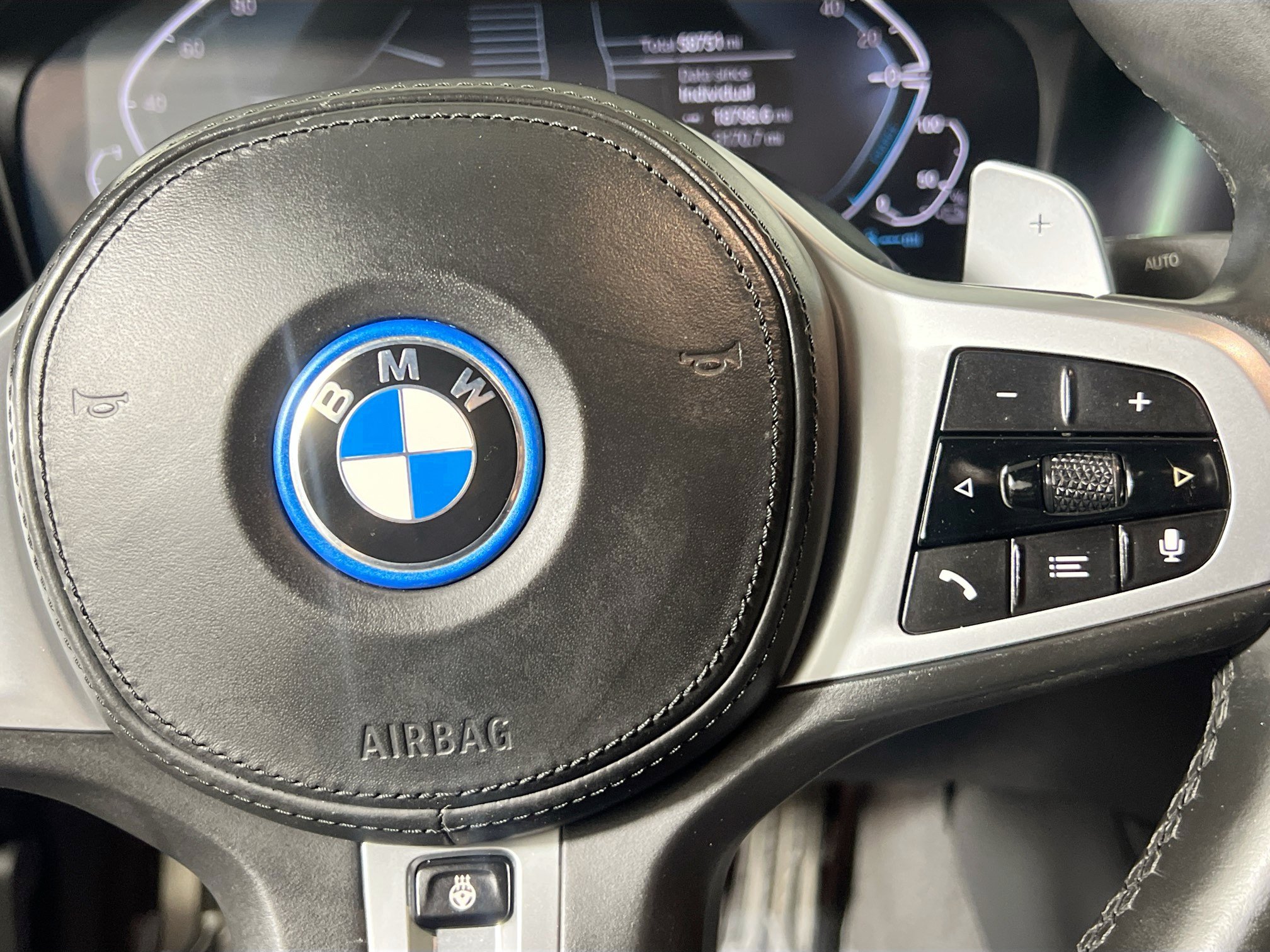 Used 2022 BMW 330e w/ M Sport Package RWD image 20