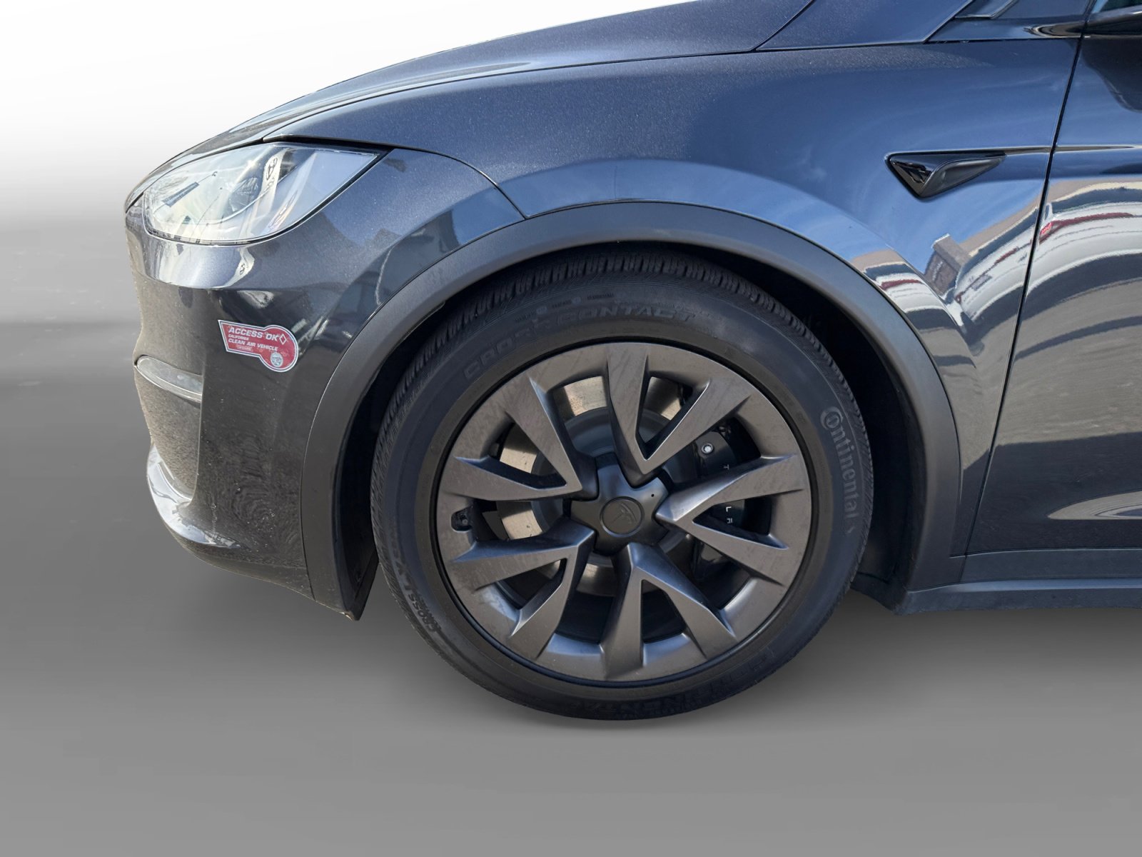 Used 2024 Tesla Model X image 9