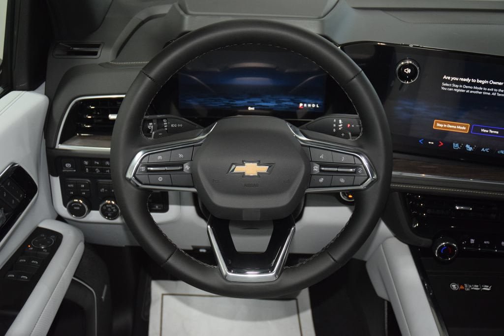 New 2026 Chevrolet Suburban Premier AWD/4WD image 37