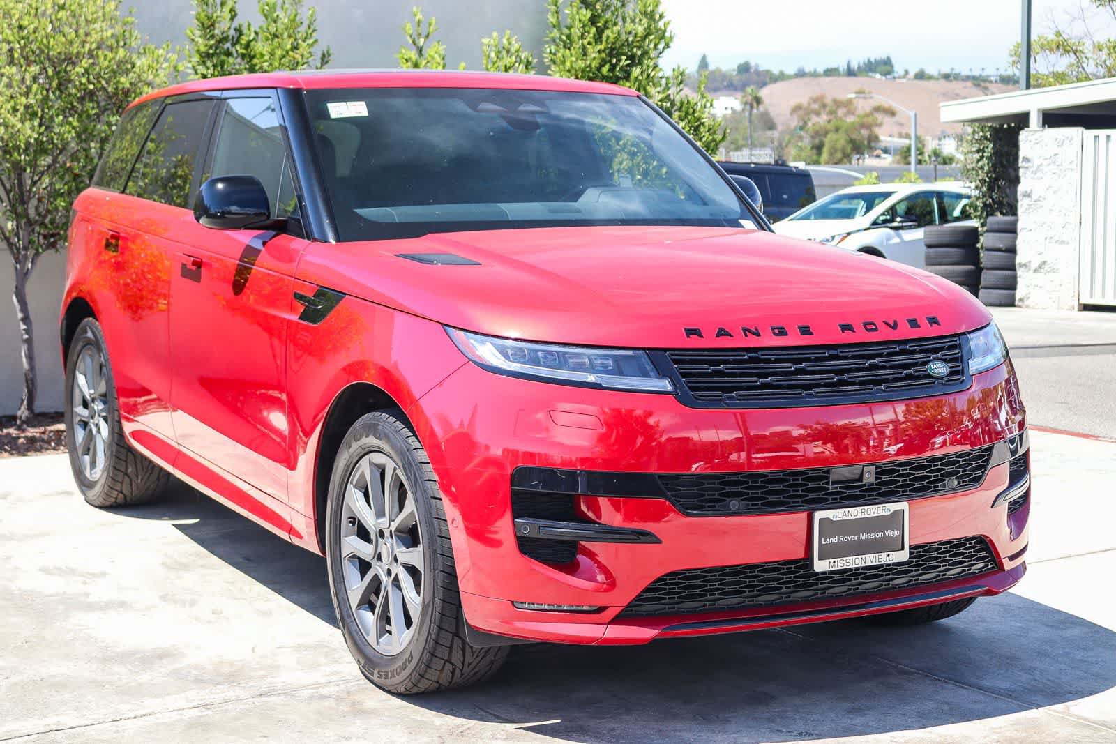 Used 2024 Land Rover Range Rover Sport Dynamic SE AWD/4WD image 3