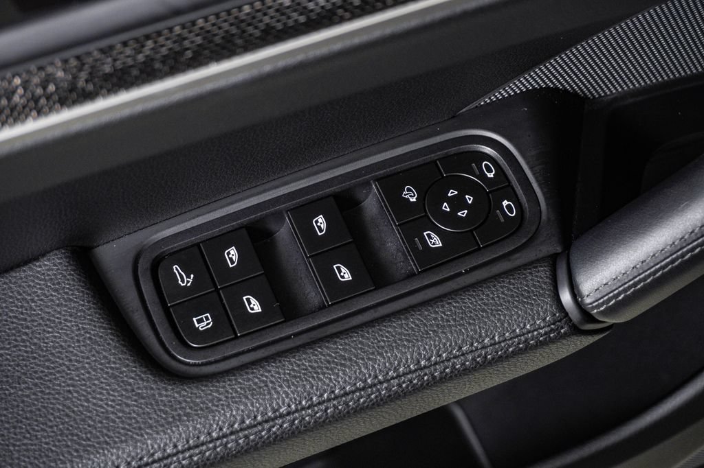 Certified 2026 Porsche Cayenne E-Hybrid Coupe AWD/4WD image 26