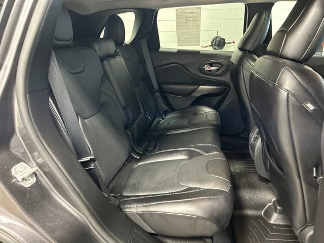 Used 2021 Jeep Cherokee Limited w/ Elite Package AWD/4WD image 18