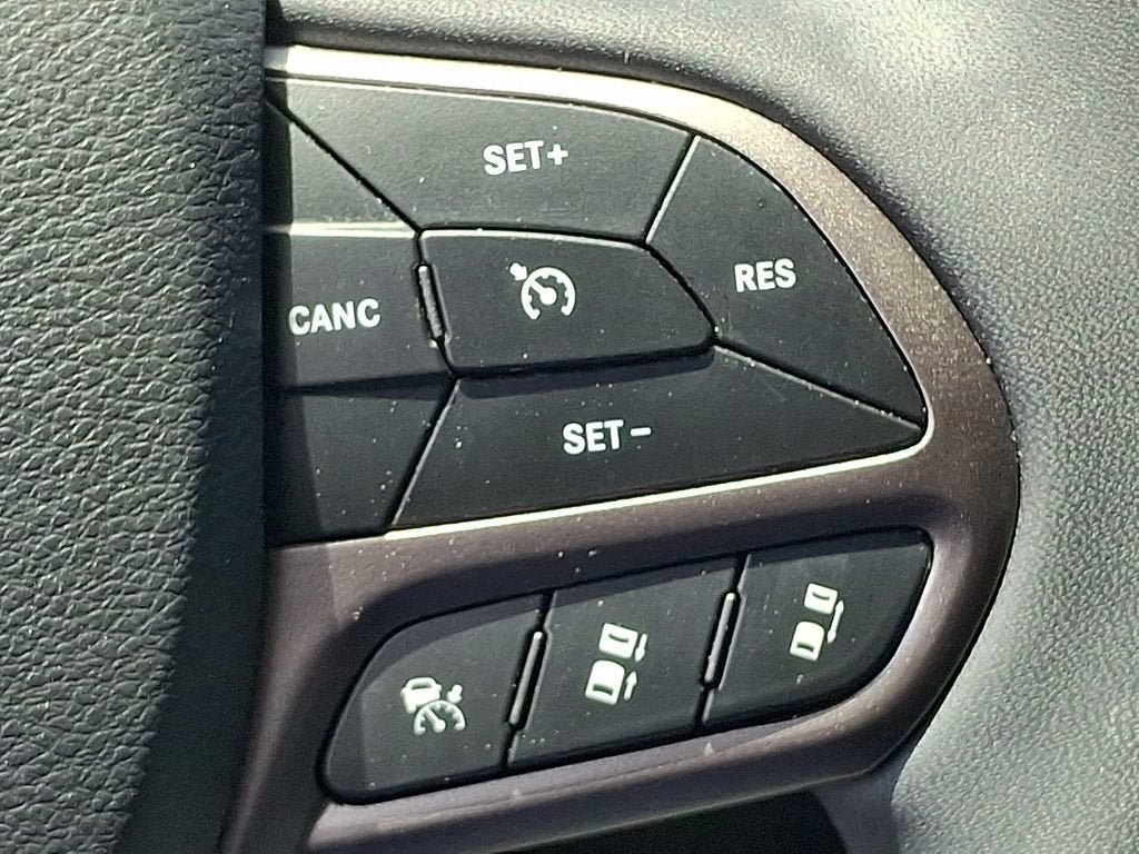 Used 2022 Jeep Cherokee Limited AWD/4WD image 22