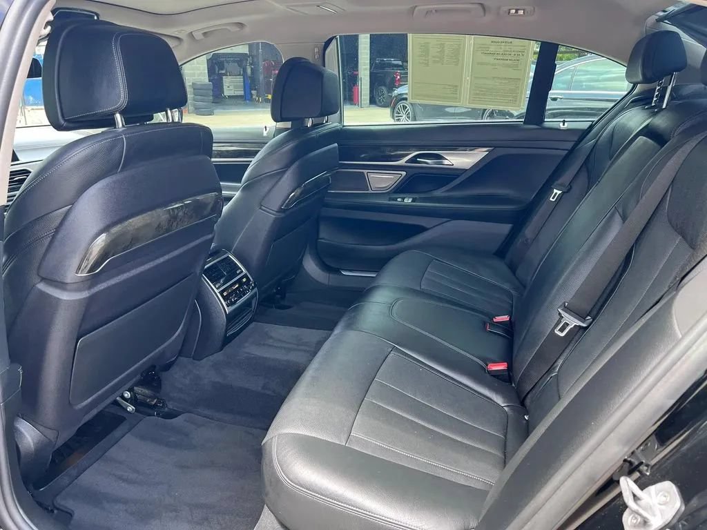 Used 2018 BMW 740i RWD image 40