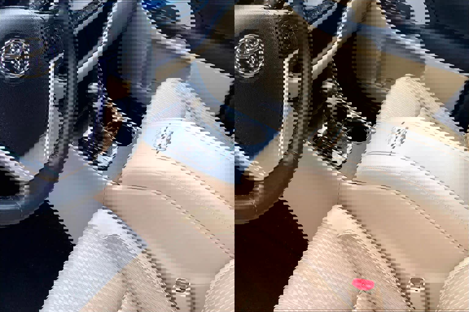 Used 2015 Toyota Highlander LE image 15