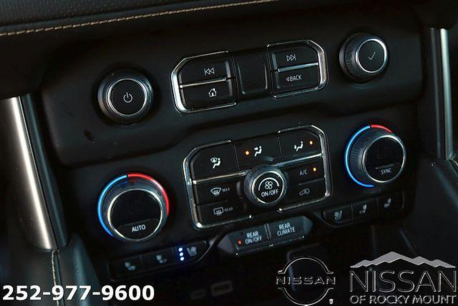 Used 2023 Chevrolet Suburban Premier RWD image 24