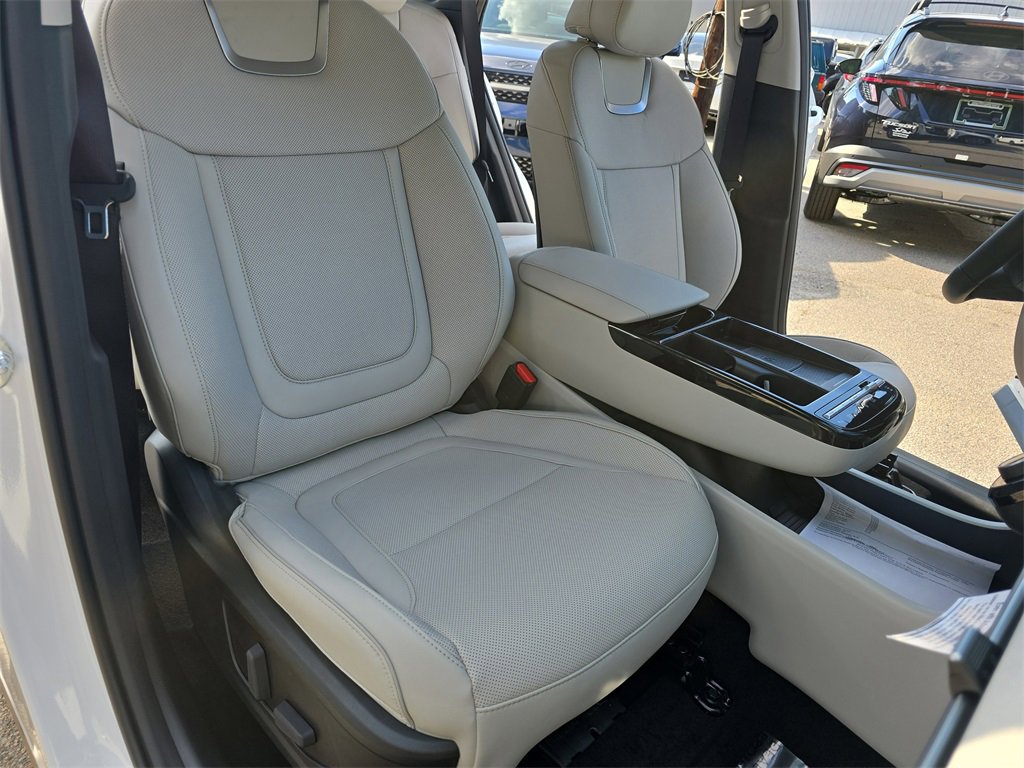 New 2025 Hyundai Tucson Limited image 10