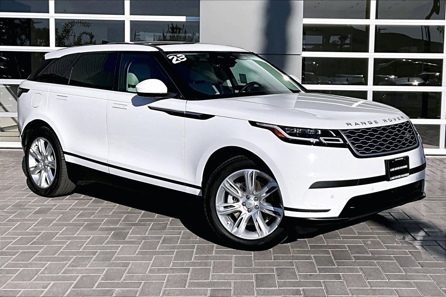Used 2023 Land Rover Range Rover Velar S image 3