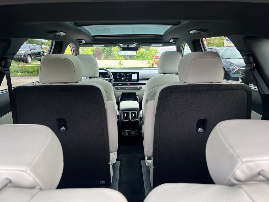 Certified 2026 Kia Sorento SX Prestige AWD/4WD image 13