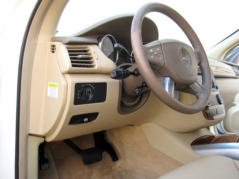 Used 2008 Mercedes-Benz R 320 CDI 4MATIC w/ P2 Pkg image 20