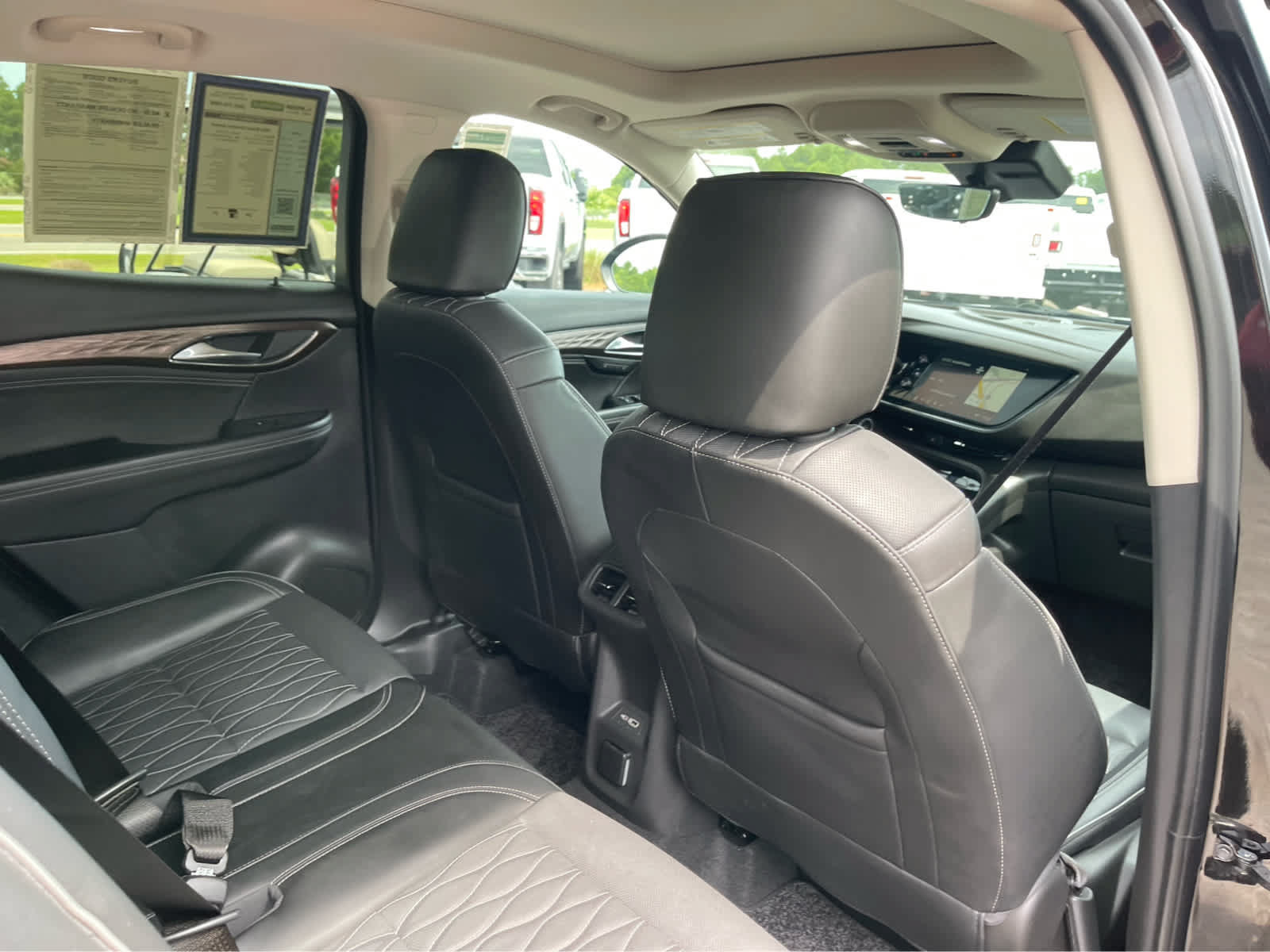 Used 2022 Buick Envision Avenir w/ Technology Package II FWD image 27